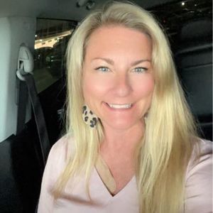 Meet your Posher, Chrissy